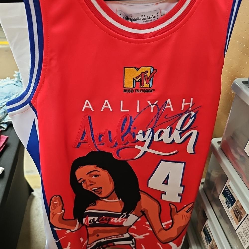 Red Aaliyah Women's Jersey by Urban Classics